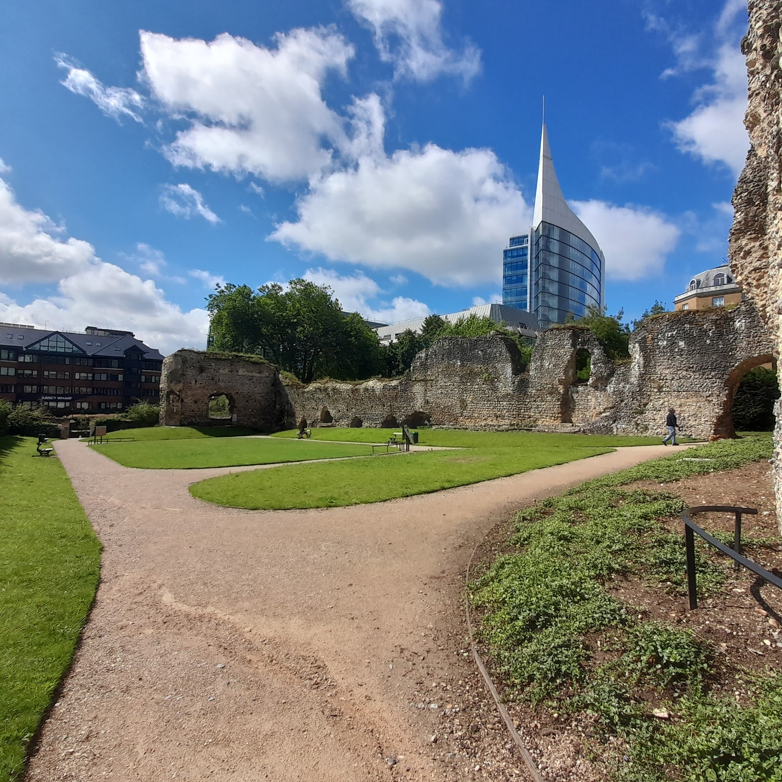 https://whatremovals.co.uk/wp-content/uploads/2022/02/Reading Abbey Ruins-300x300.jpeg